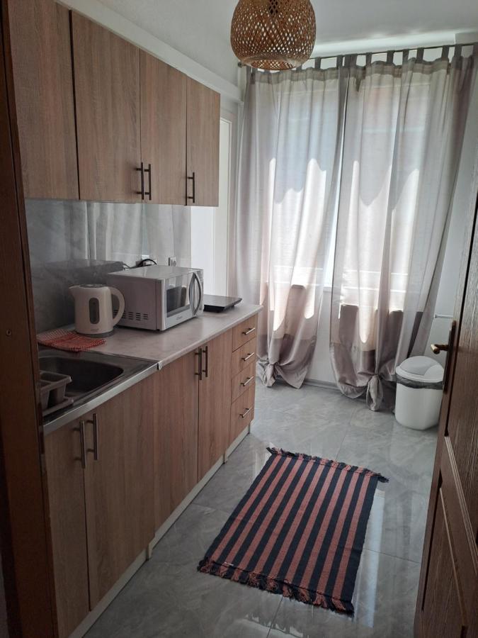 Enjoy Traveling Apartment Tuzla Exterior photo